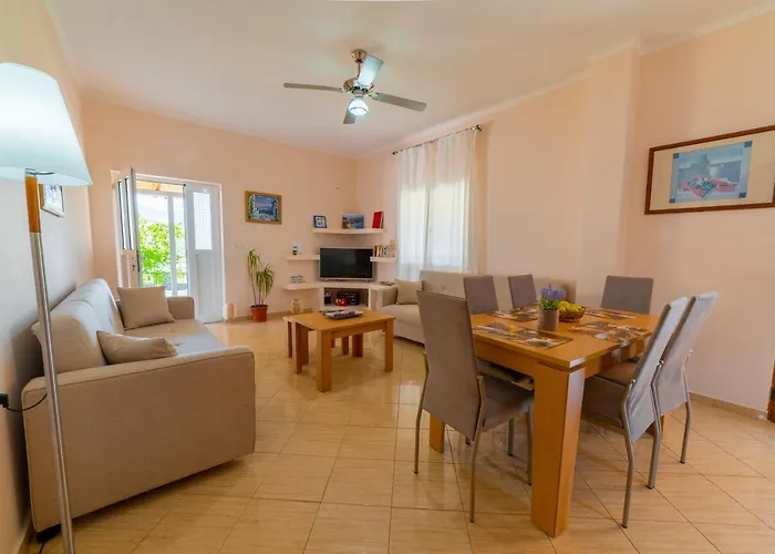 Dajana Apartments